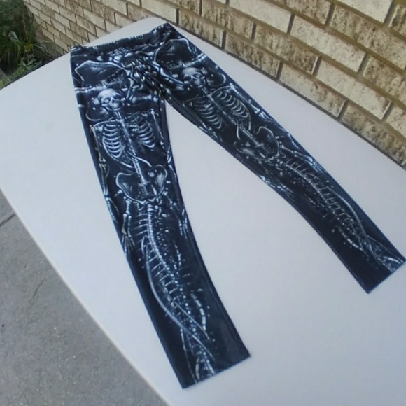 Skeleton leggings! Sm/med New without tags - Picture 3 of 4